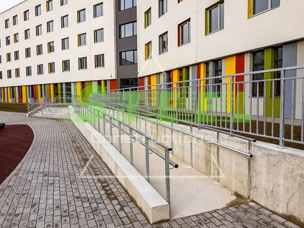 Mežrozīšu ielā 43, Rīga